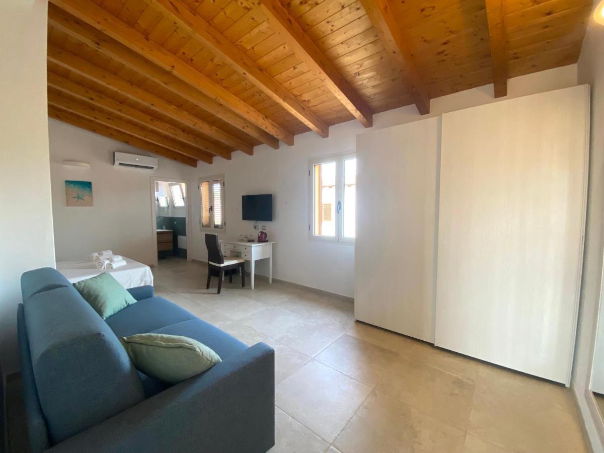 Punto Zero Rooms San Teodoro  Exterior photo